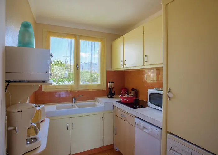 Cosy In Corse-du-sud Near Sea * Cargèse